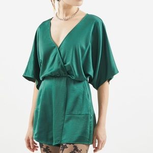NWOT UO Satin surplice romper size M in emerald